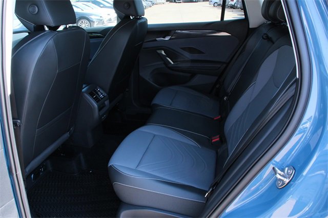 New 2025 Volkswagen Tiguan SE image 16