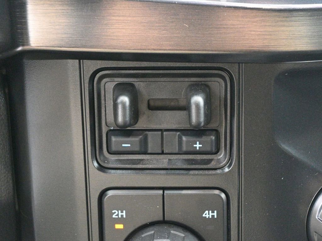 New 2026 Ford F250 Lariat w/ Black Appearance Package image 19