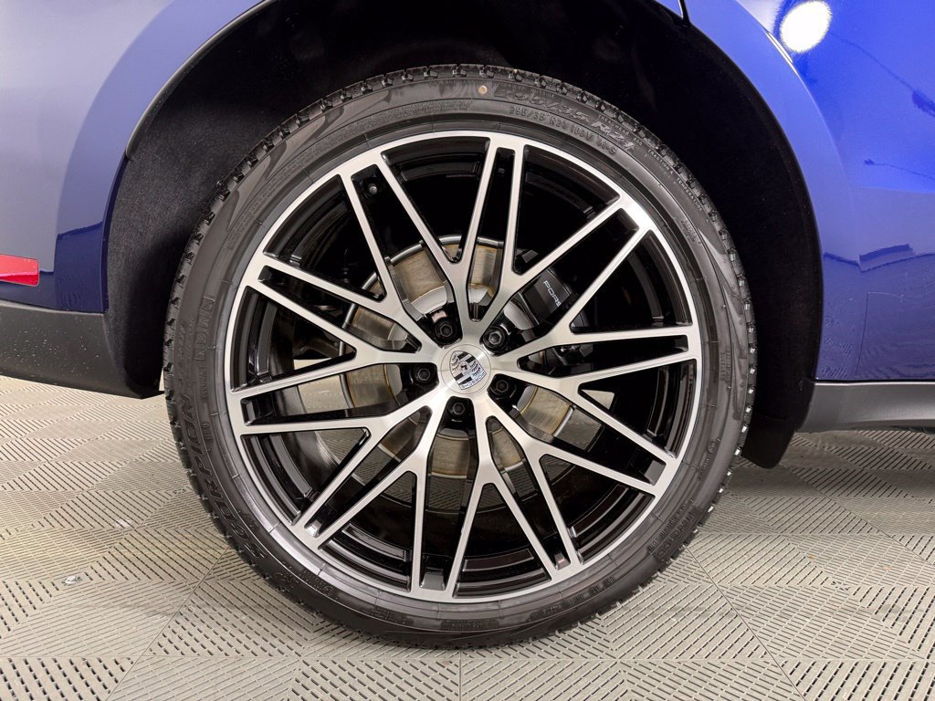New 2026 Porsche Macan AWD/4WD image 13