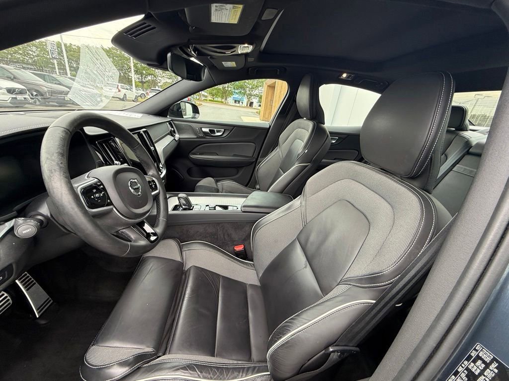 Used 2022 Volvo S60 B5 R-Design w/ Advanced Package FWD image 4