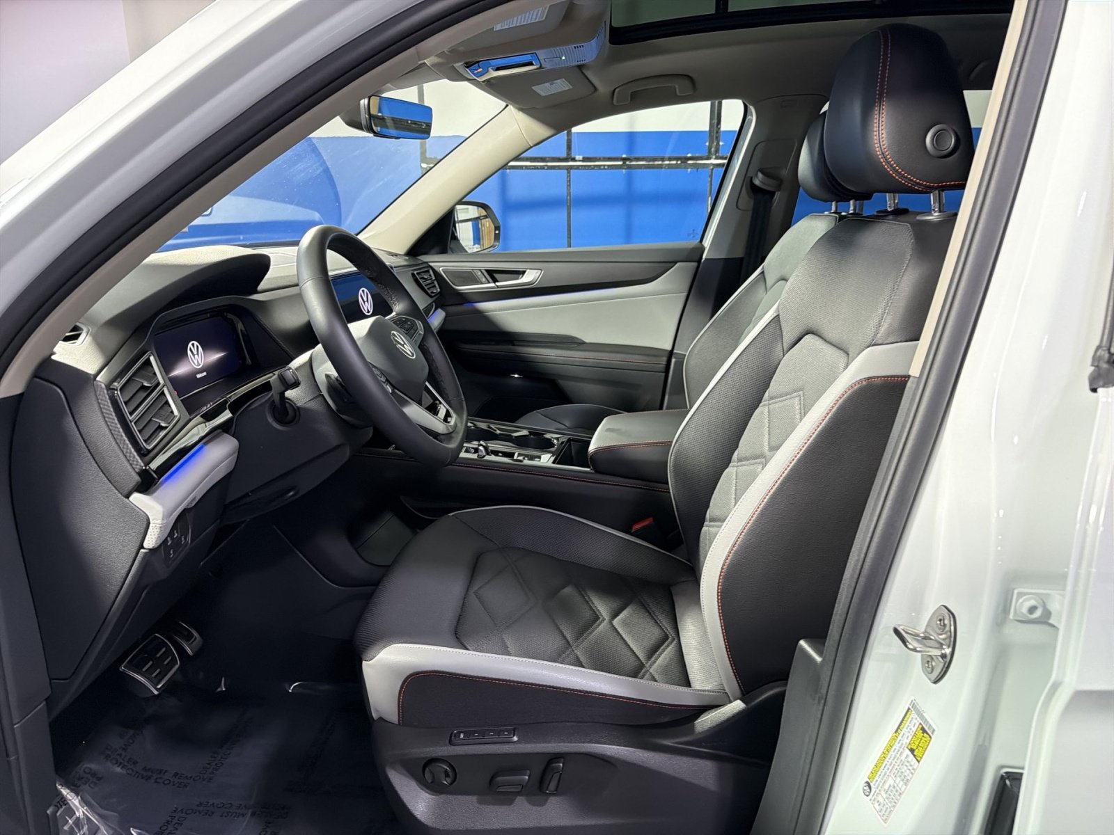 Used 2024 Volkswagen Atlas Peak Edition SEL AWD/4WD image 25