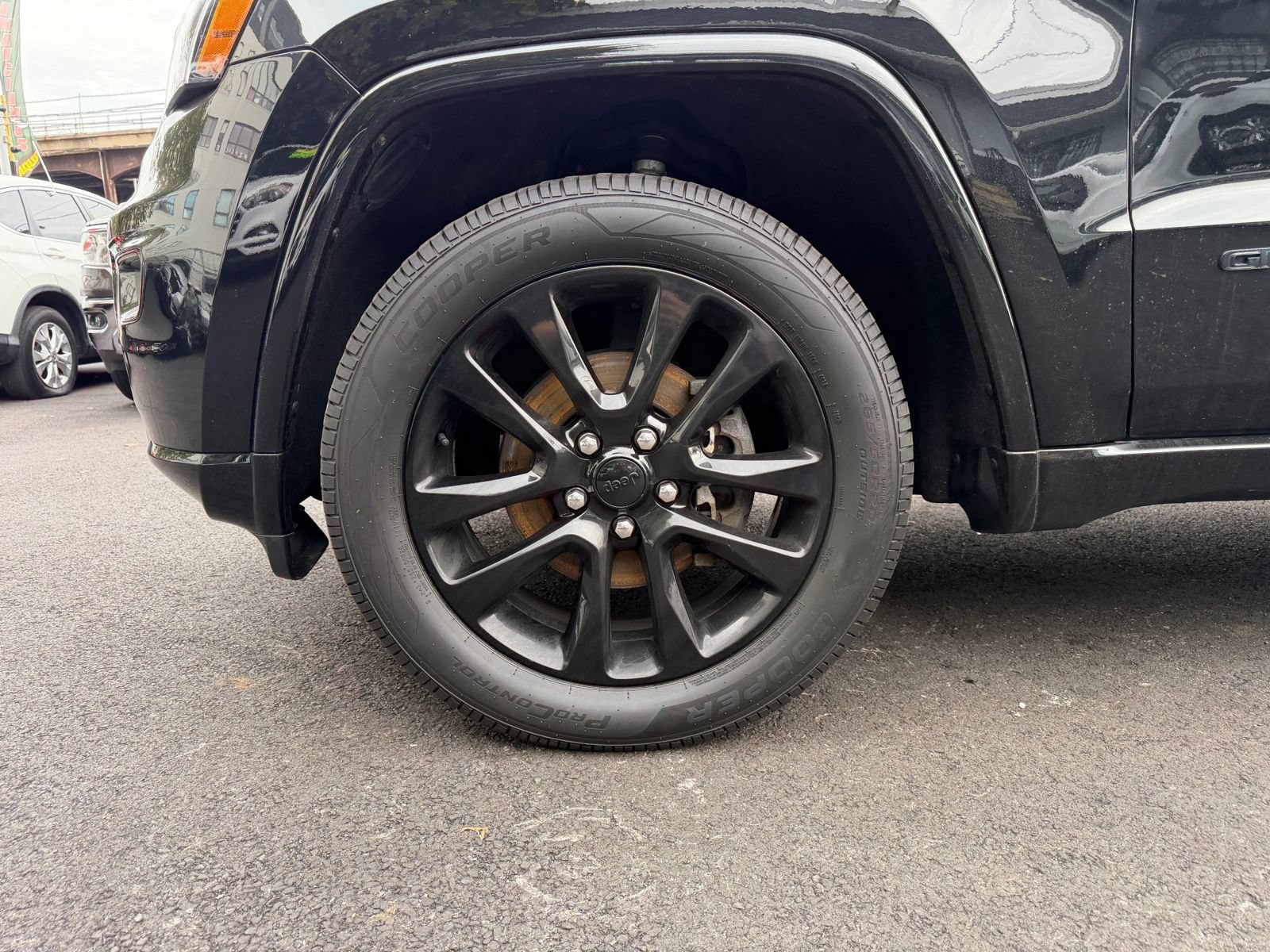 Used 2019 Jeep Grand Cherokee Altitude AWD/4WD image 26
