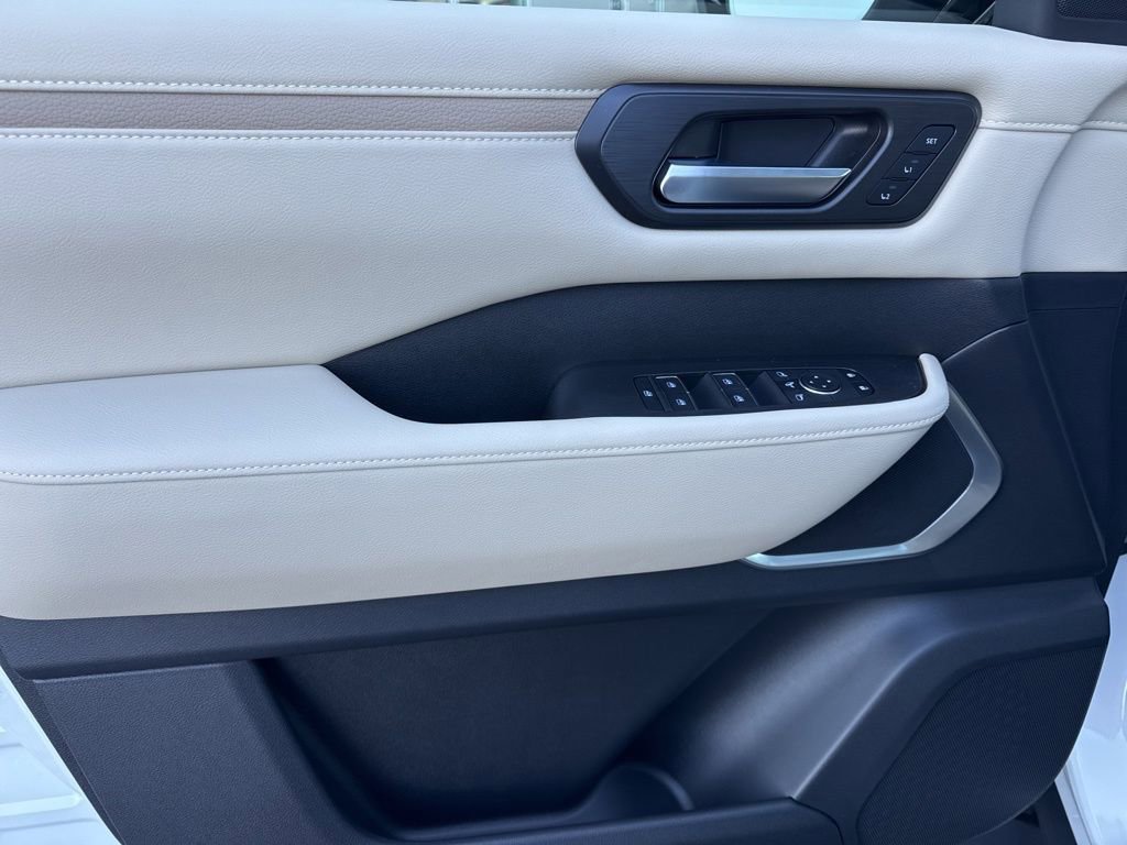 New 2026 Nissan Armada Platinum image 13