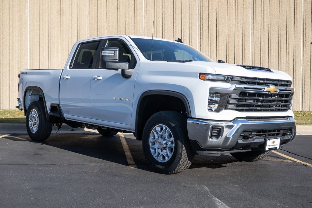 New 2026 Chevrolet Silverado 3500 LT image 2