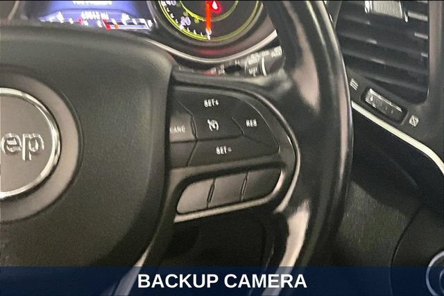 Used 2020 Jeep Cherokee Trailhawk w/ Comfort & Convenience Group AWD/4WD image 16