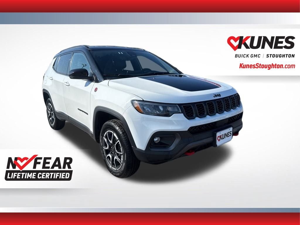 Used 2024 Jeep Compass Trailhawk image 4