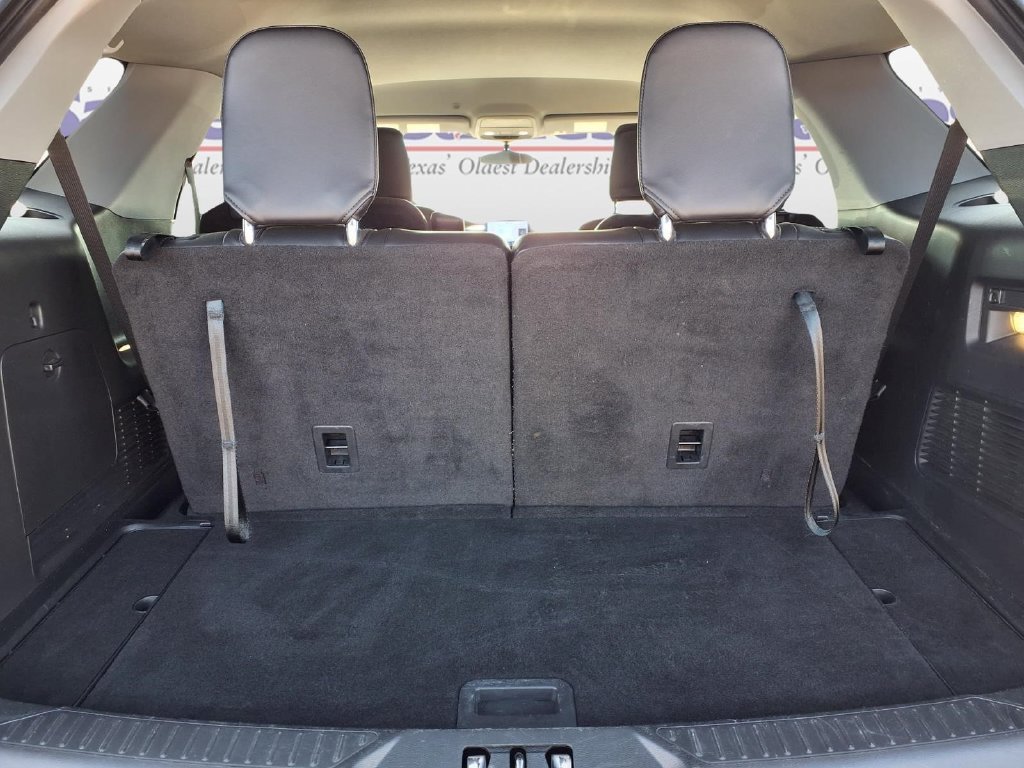 Used 2023 Ford Explorer XLT w/ Equipment Group 202A RWD image 10