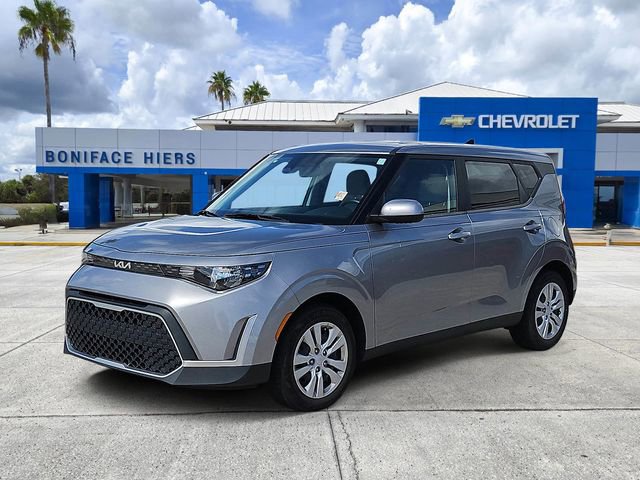 Used 2023 Kia Soul LX FWD image 2