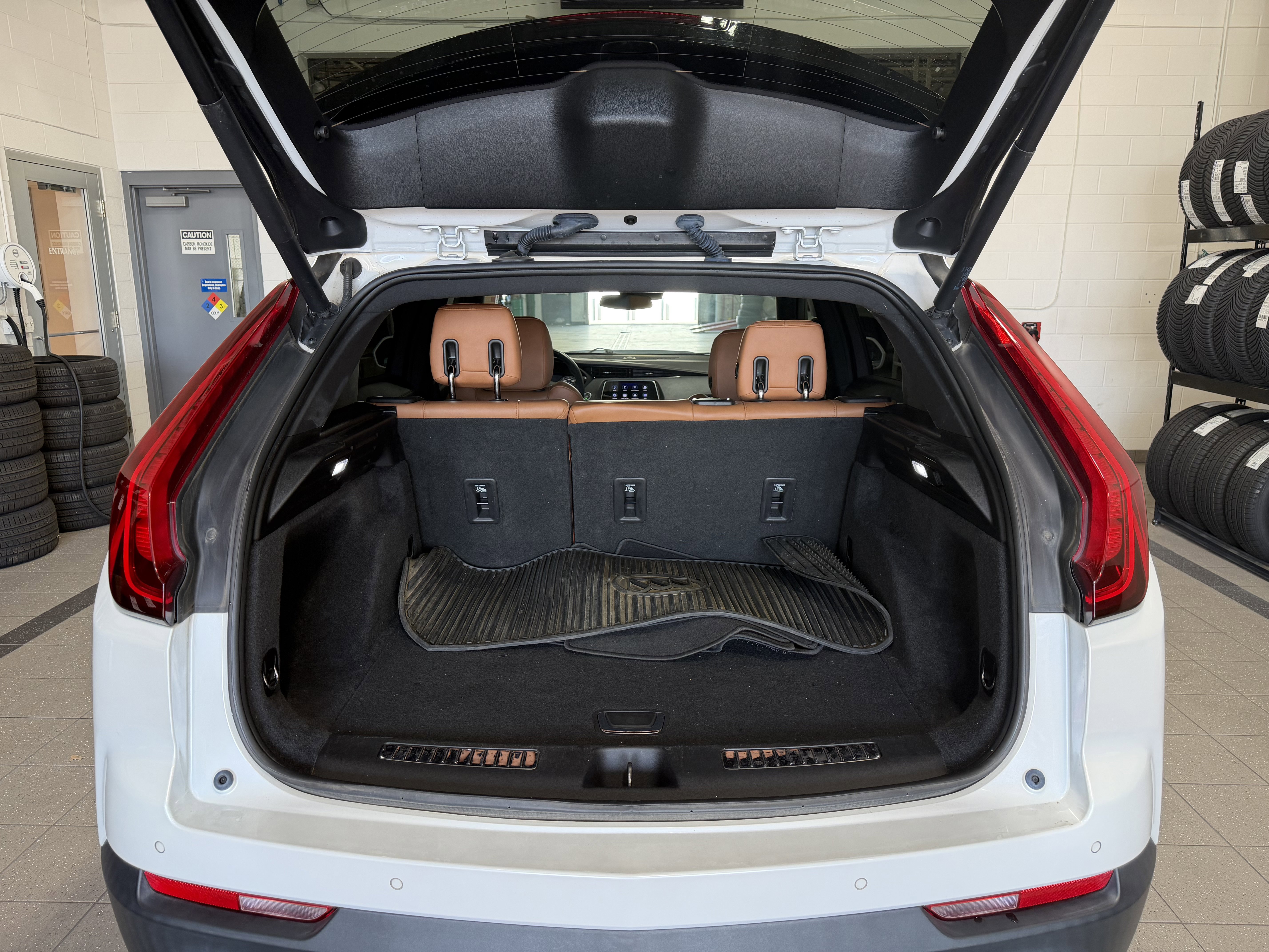 Used 2019 Cadillac XT4 Premium Luxury image 31
