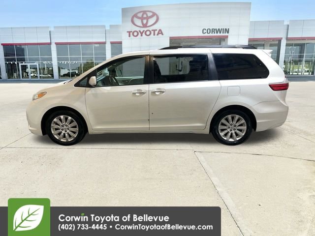 Used 2015 Toyota Sienna XLE image 5