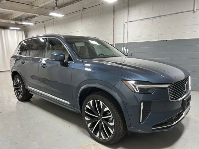 Used 2025 Volvo XC90 B5 Plus AWD/4WD image 4