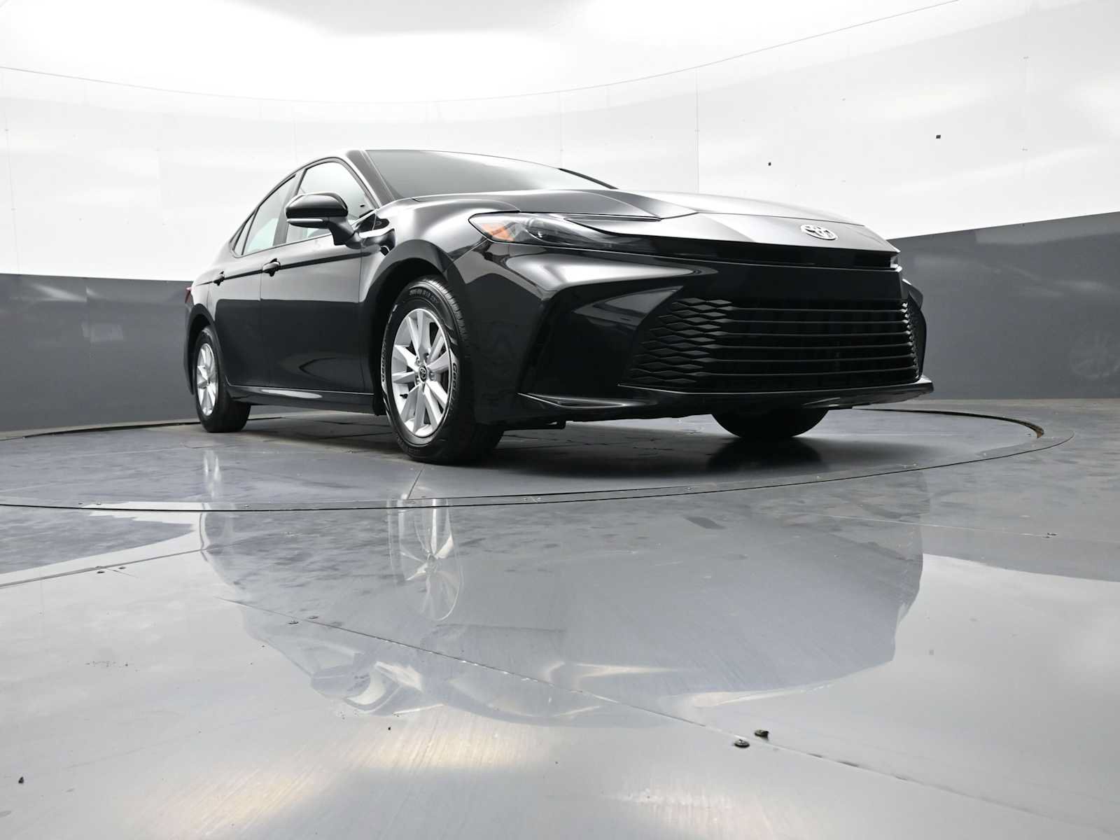 Used 2026 Toyota Camry LE FWD image 26
