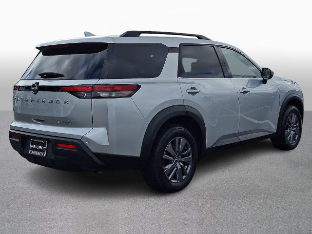 Used 2024 Nissan Pathfinder SV AWD/4WD image 4
