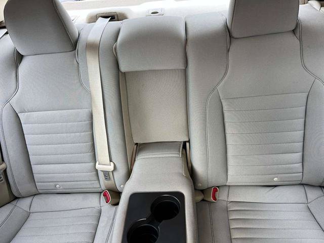 Used 2016 Ford Taurus SE FWD image 20
