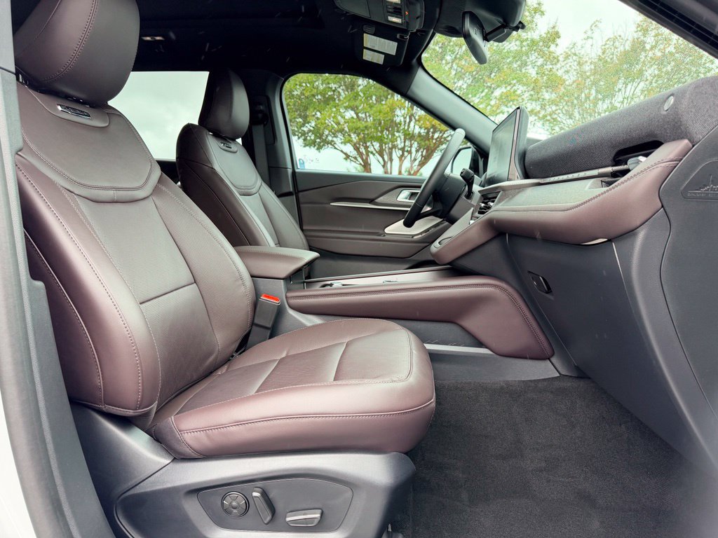 New 2027 Ford Explorer Platinum RWD image 7