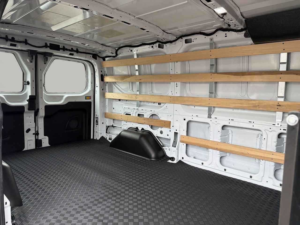 Used 2025 Ford Transit 250 Low Roof w/ Exterior Upgrade Package RWD image 16