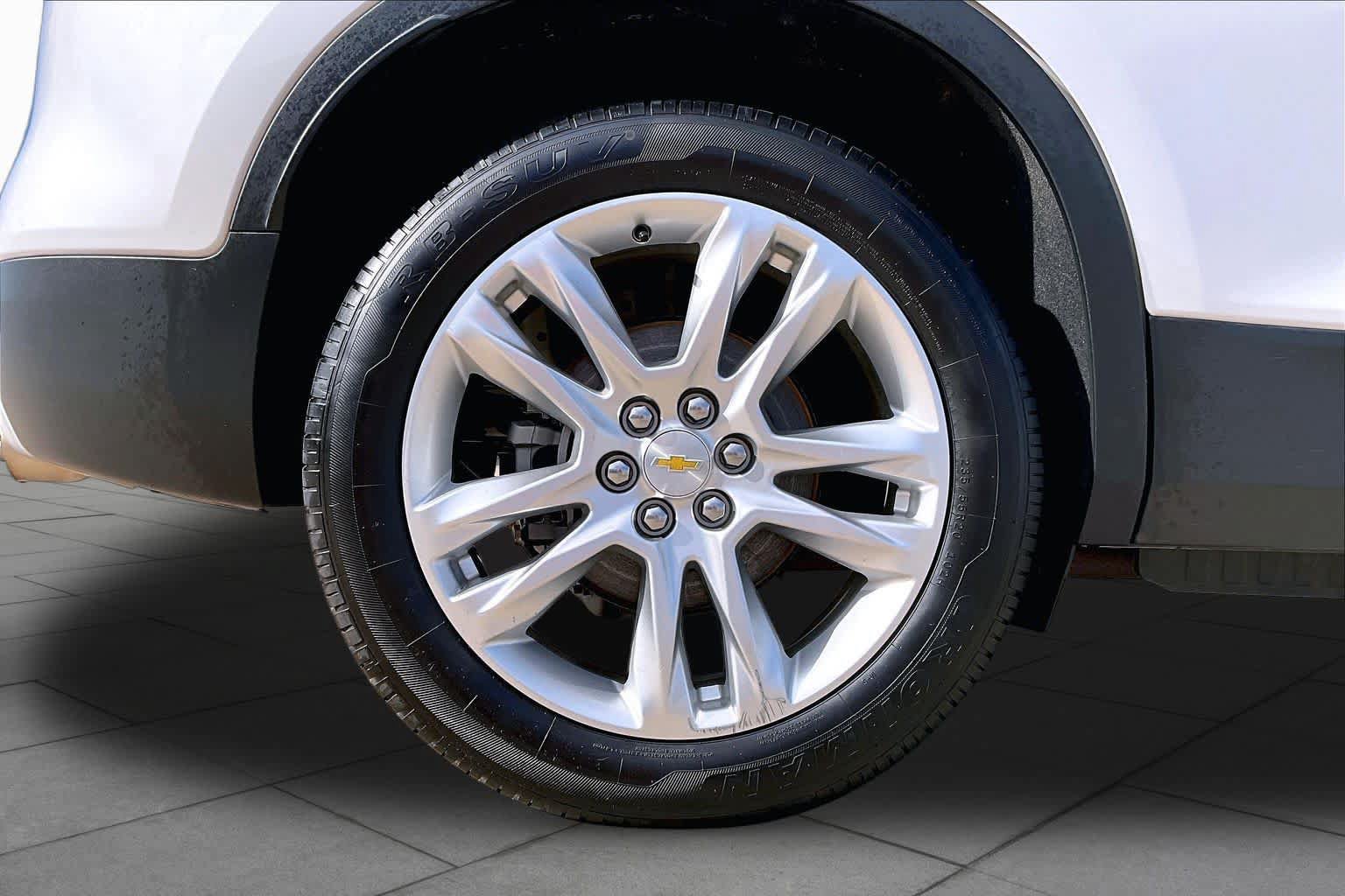 Used 2022 Chevrolet Blazer LT w/ Sound & Technology Package AWD/4WD image 11