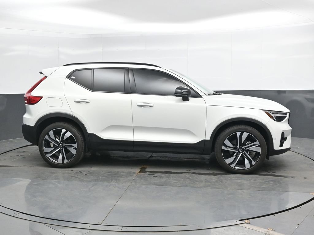 Used 2023 Volvo XC40 B5 Ultimate w/ Protection Package Premier AWD/4WD image 5