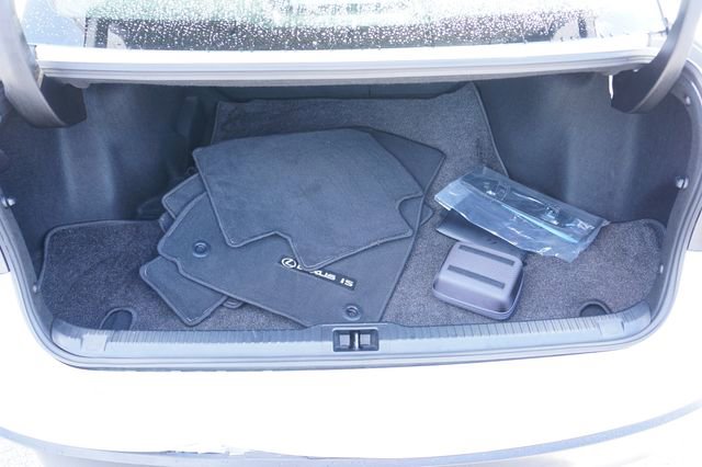 Used 2024 Lexus IS 300 w/ Premium Package image 18