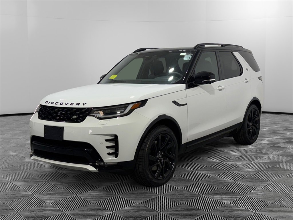 New 2025 Land Rover Discovery Dynamic SE image 1