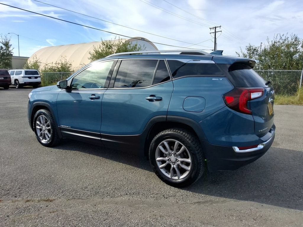 Used 2024 GMC Terrain SLT AWD/4WD image 6