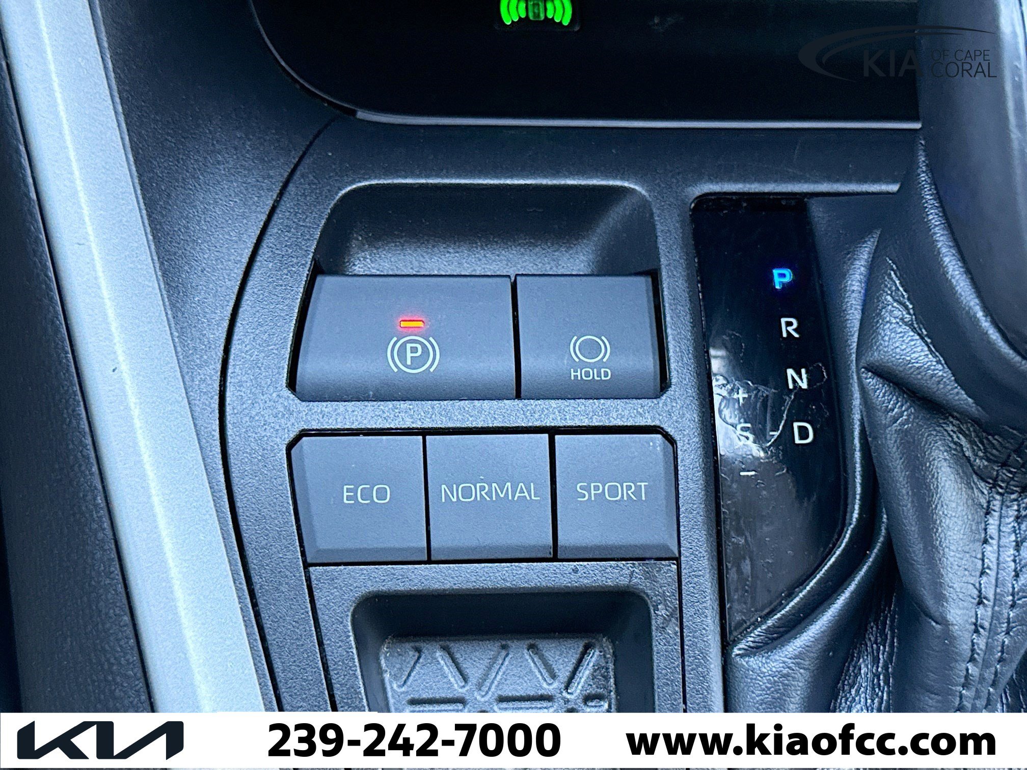 Used 2022 Toyota RAV4 XLE Premium image 36