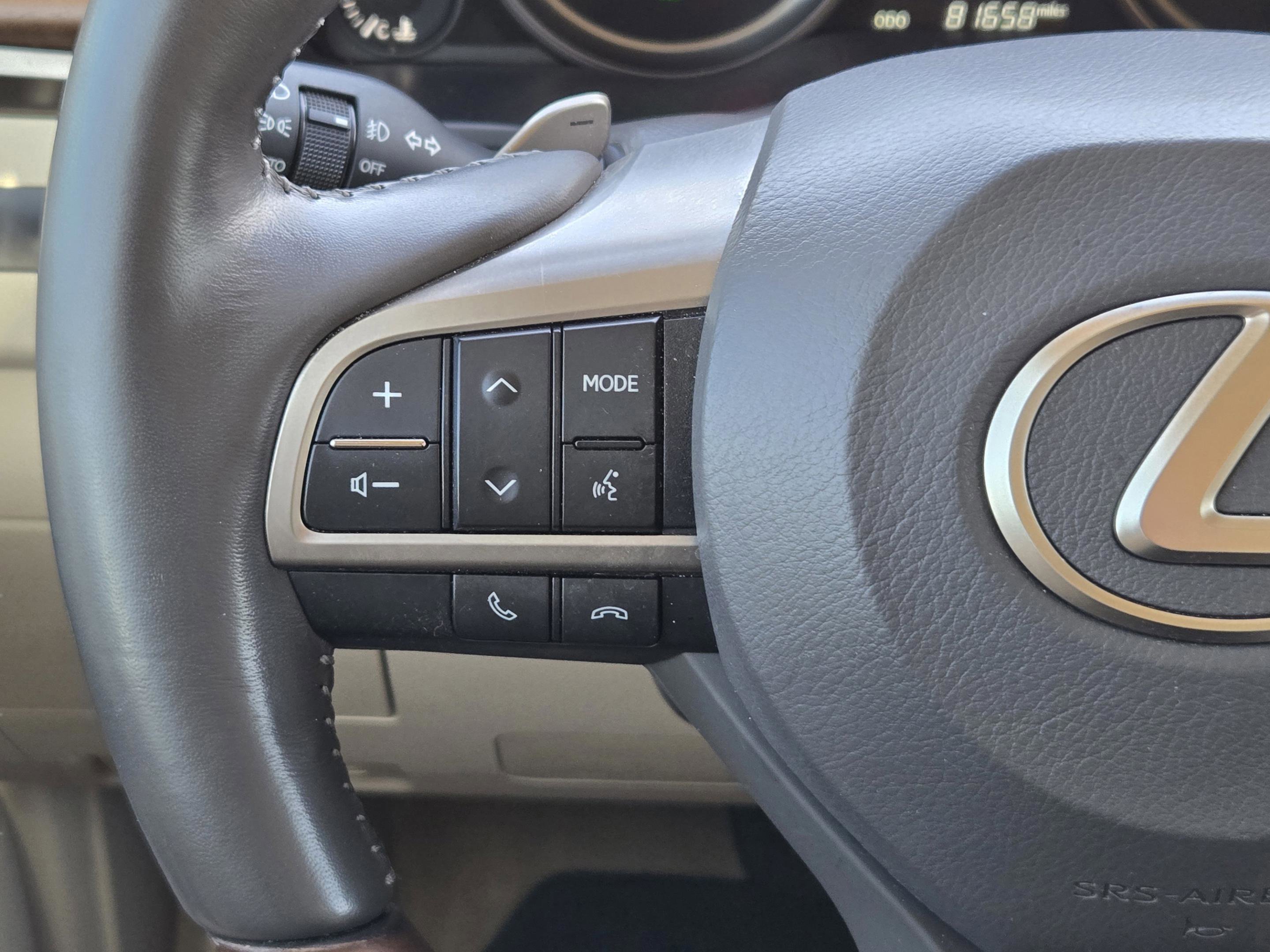 Used 2020 Lexus LX 570 4WD w/ Luxury Package image 37