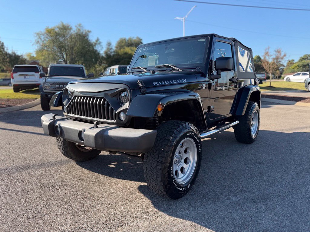 Used 2015 Jeep Wrangler Rubicon w/ Connectivity Group AWD/4WD image 3