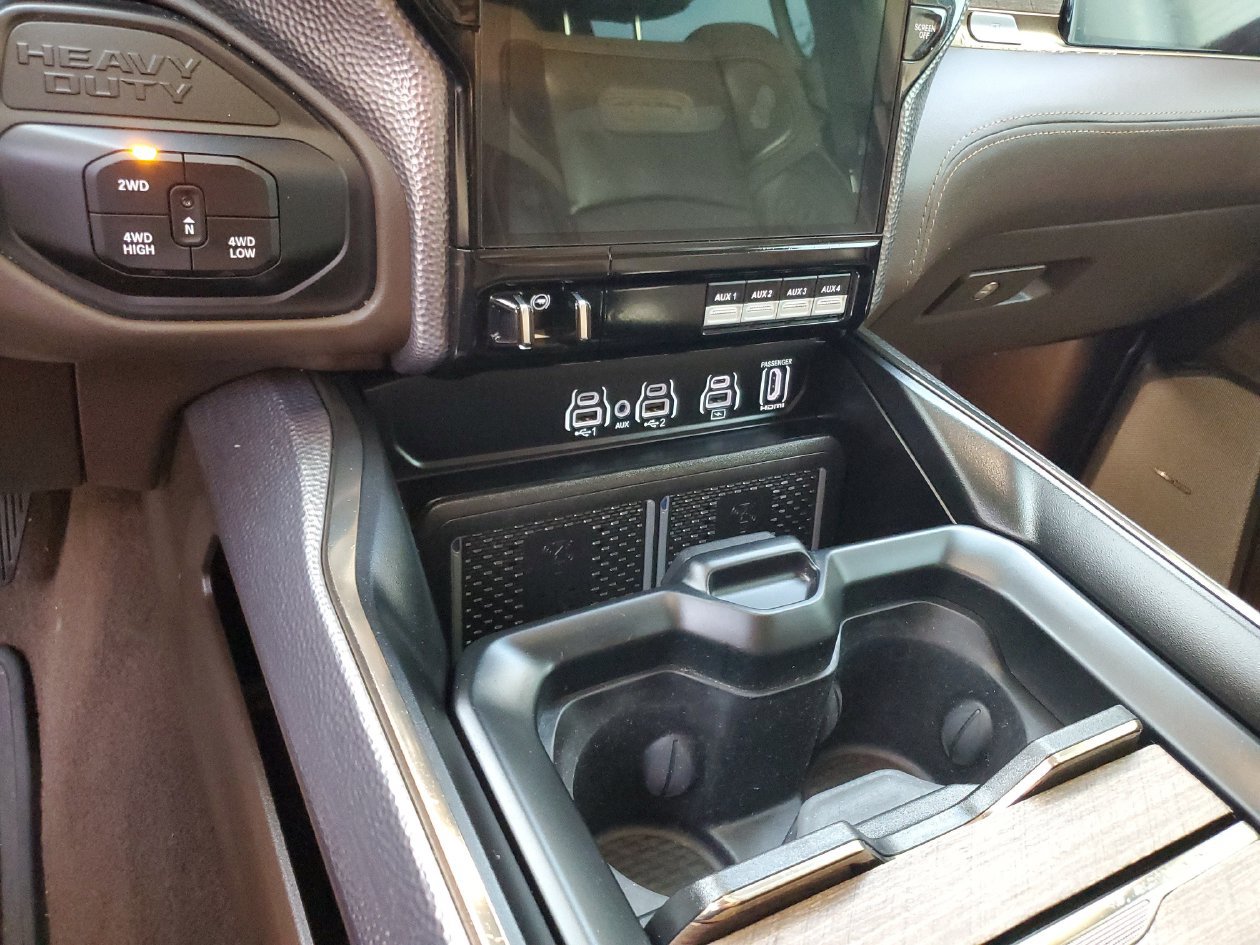 Used 2025 RAM 2500 Limited AWD/4WD image 23