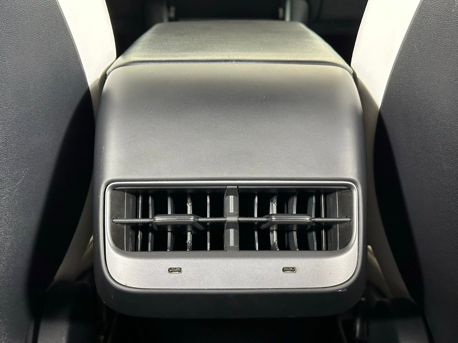 Used 2021 Tesla Model Y Long Range AWD/4WD image 32