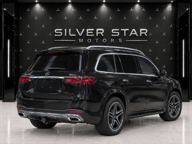Used 2024 Mercedes-Benz GLS 450 4MATIC image 3