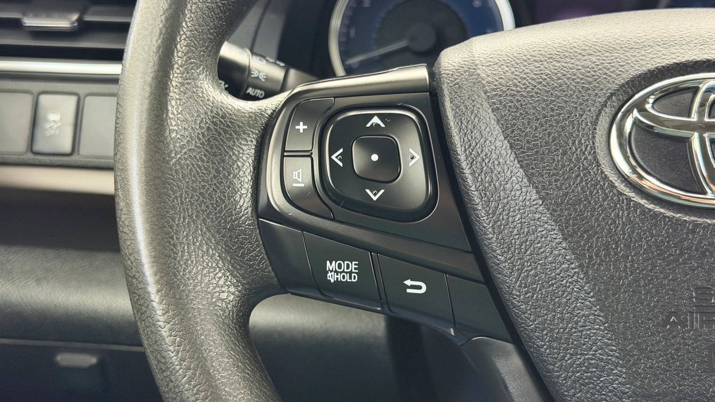 Used 2017 Toyota Camry LE image 18