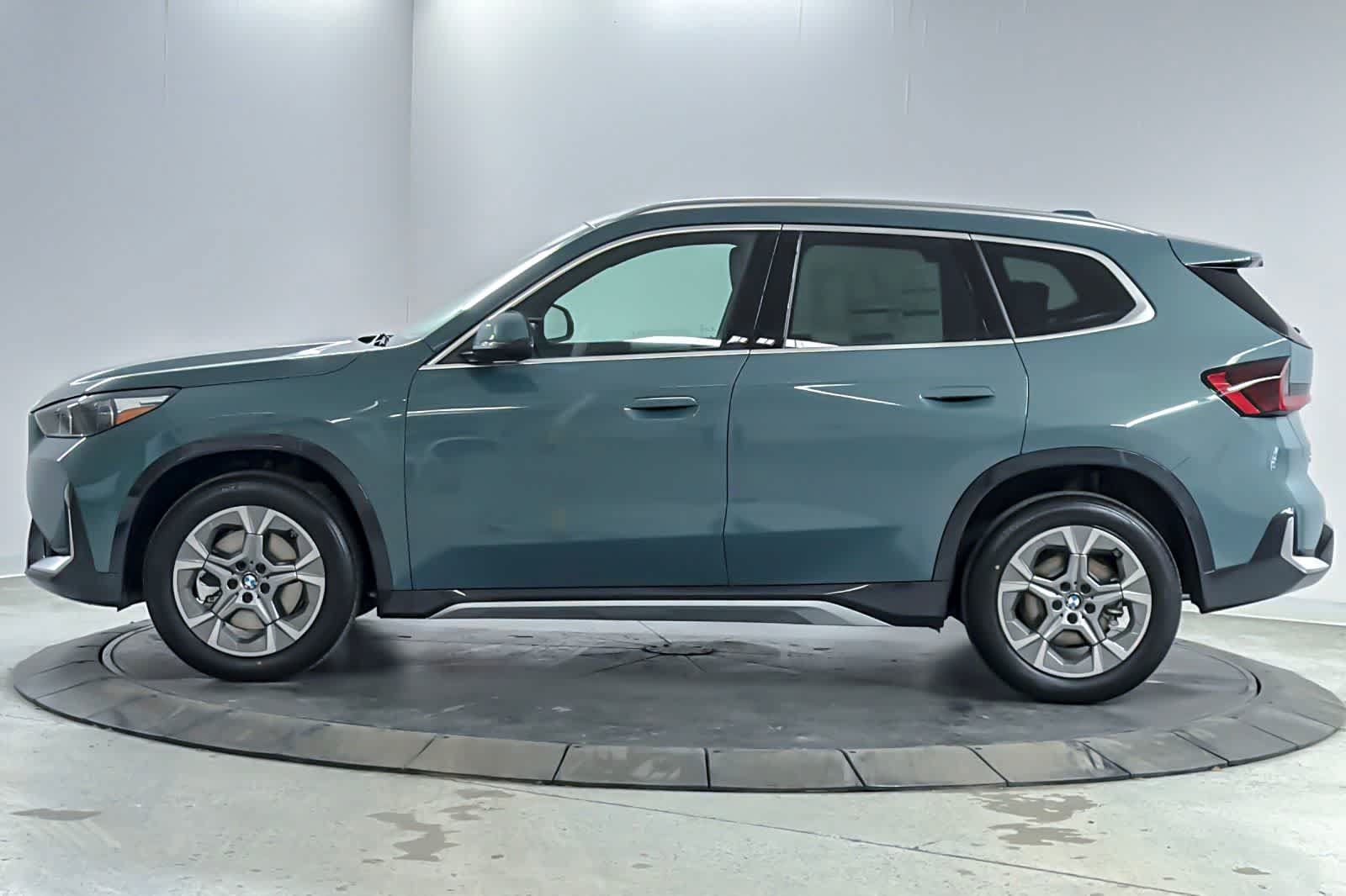New 2026 BMW X1 xDrive28i w/ Technology Package AWD/4WD image 5