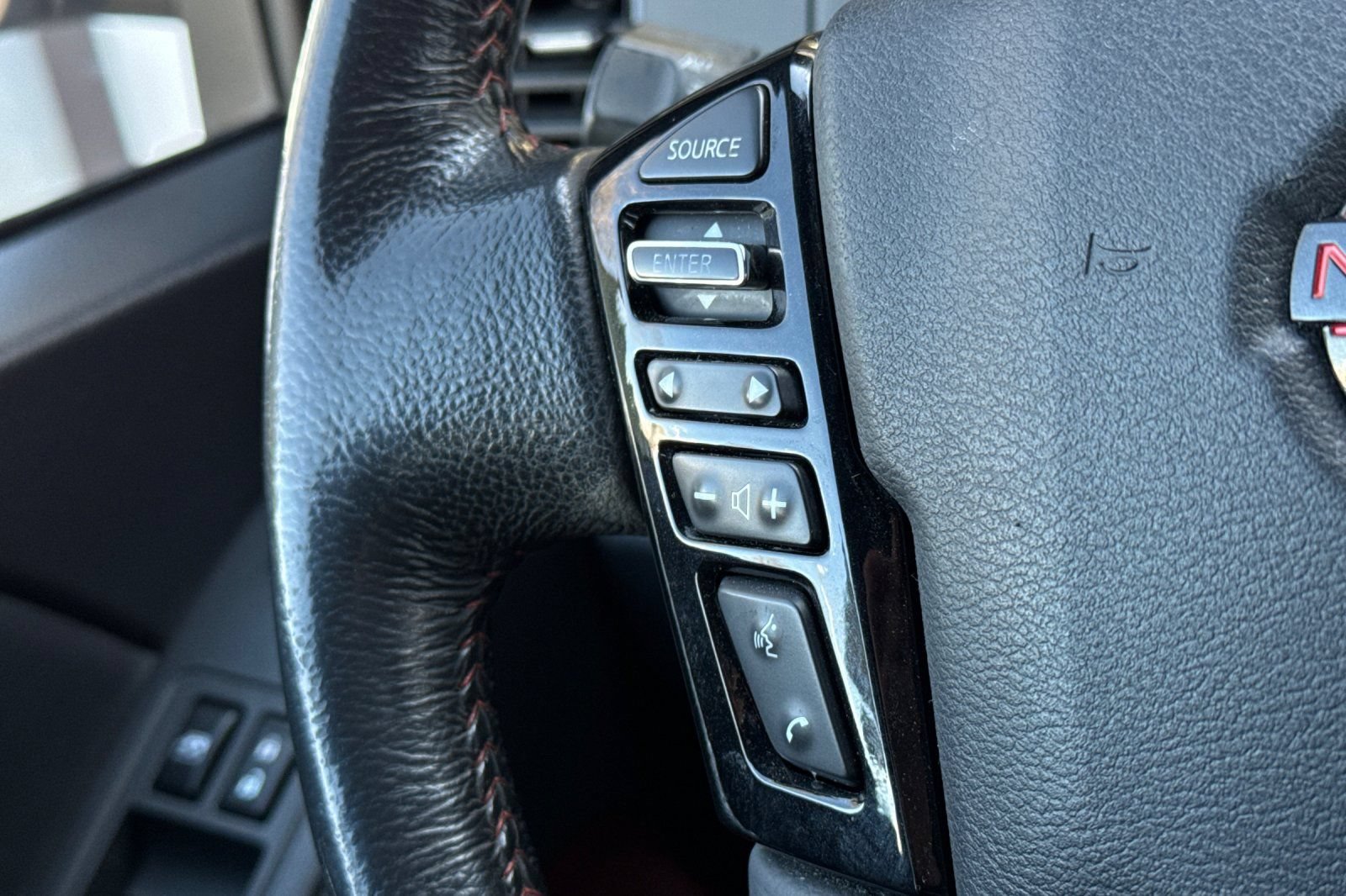 Used 2022 Nissan Frontier Pro-X RWD image 26