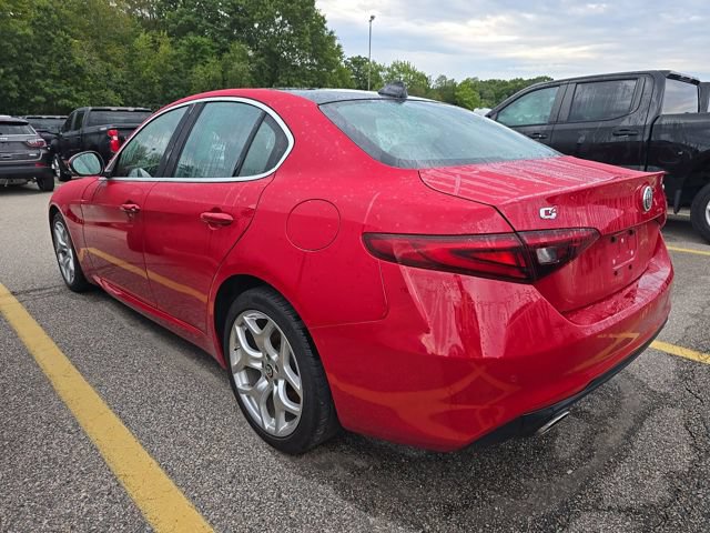 Used 2021 Alfa Romeo Giulia Ti AWD/4WD image 5