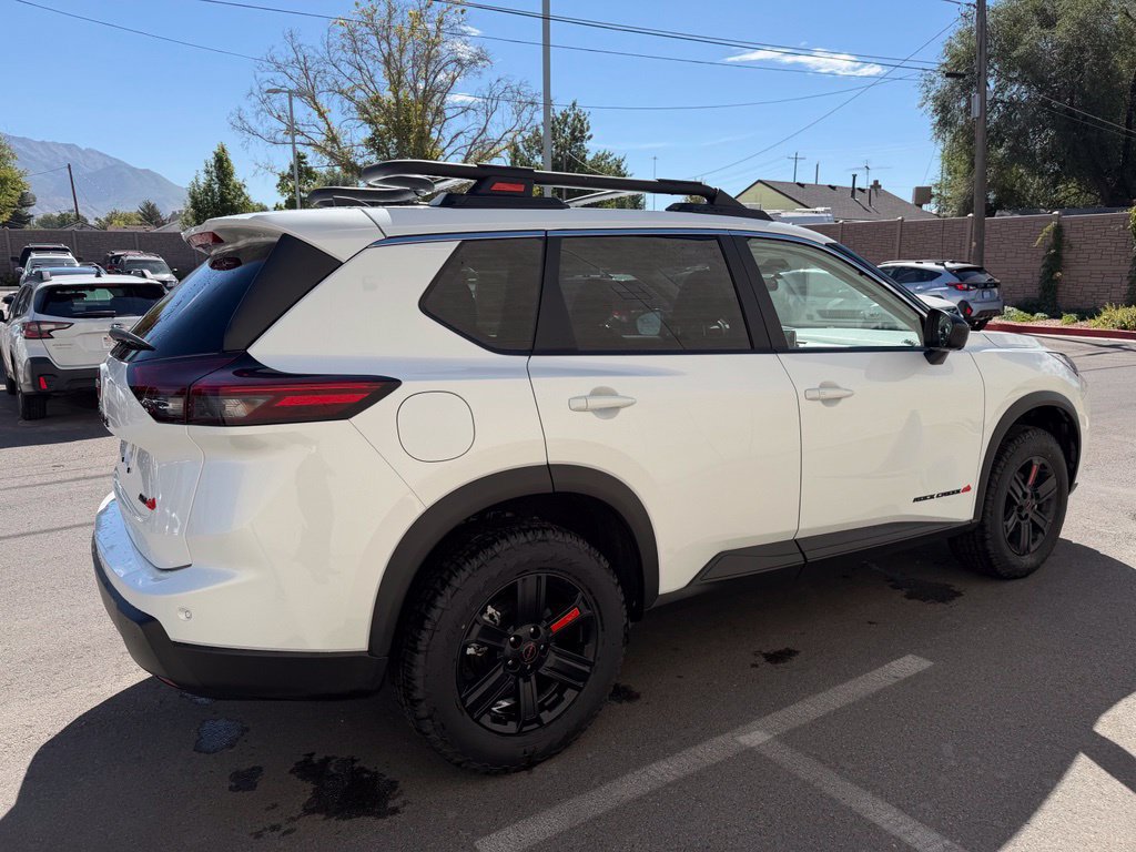 Used 2026 Nissan Rogue SV AWD/4WD image 4
