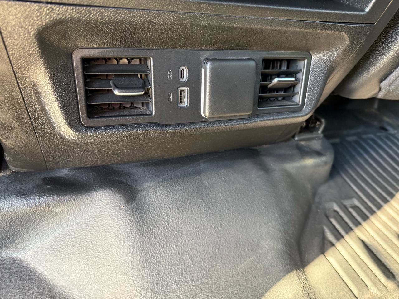 Used 2025 Chevrolet Silverado 2500 LT w/ Convenience Package image 14