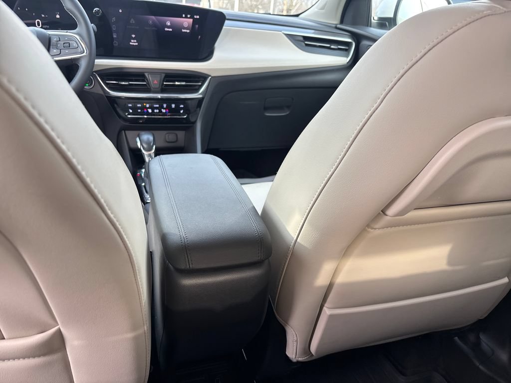 Used 2024 Buick Encore GX Avenir w/ Avenir Convenience Package AWD/4WD image 32