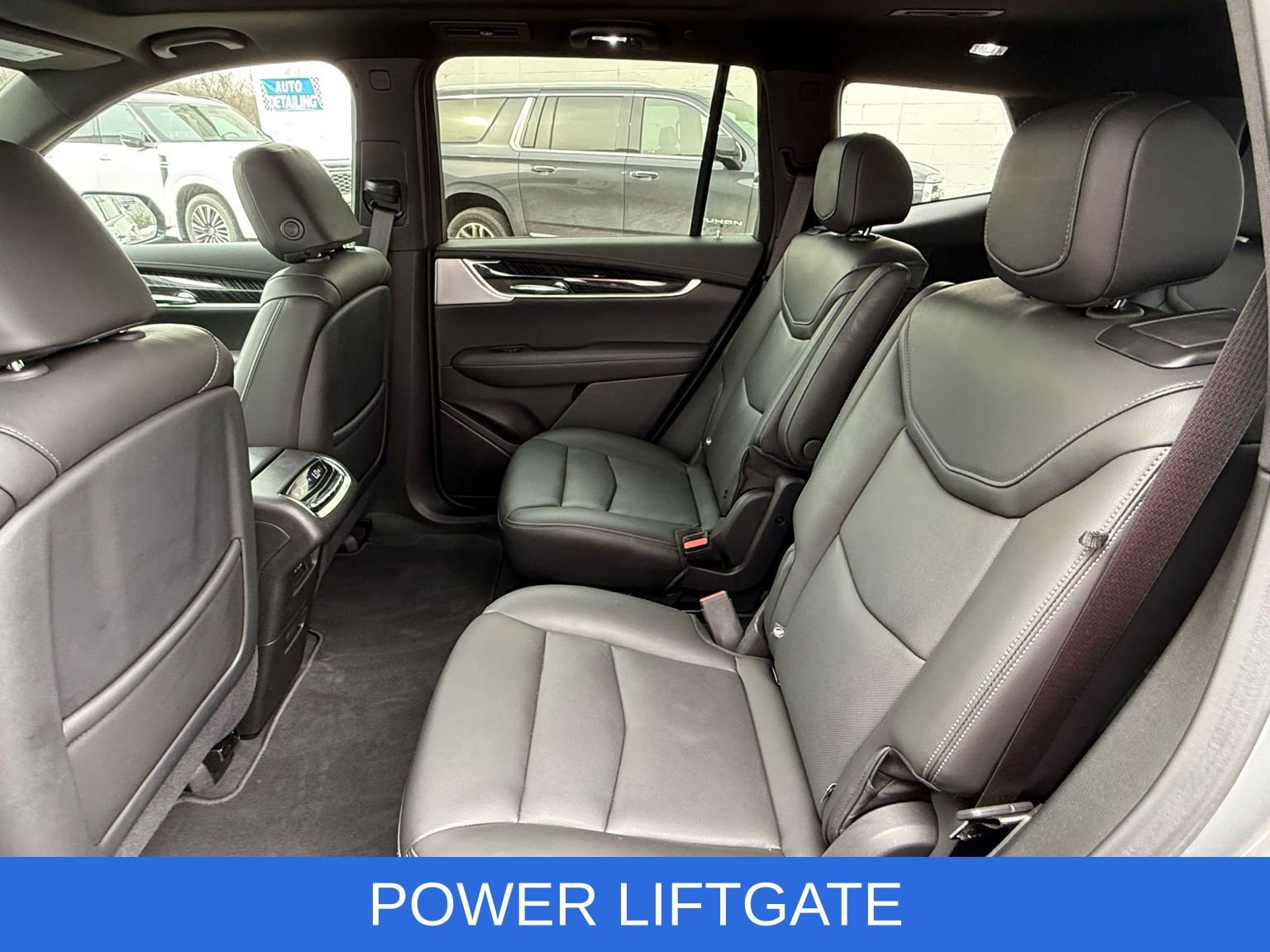 Used 2025 Cadillac XT6 Premium Luxury image 21