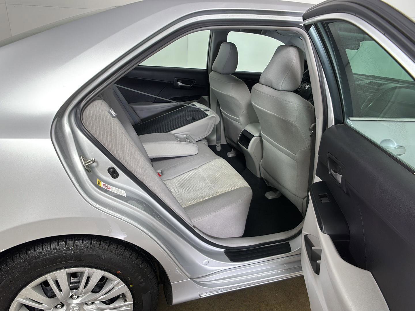 Used 2014 Toyota Camry LE FWD image 17