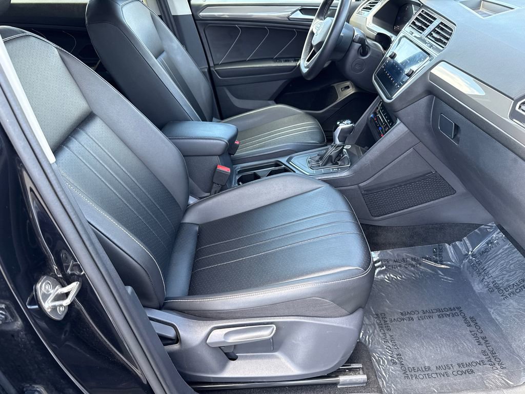 Used 2024 Volkswagen Tiguan SE FWD image 13