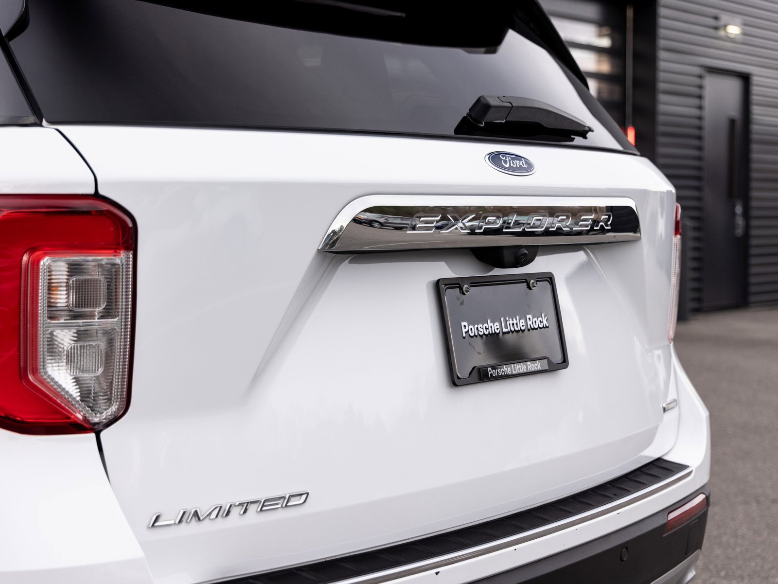 Used 2020 Ford Explorer Limited w/ Hybrid Equipment Group 310A image 10