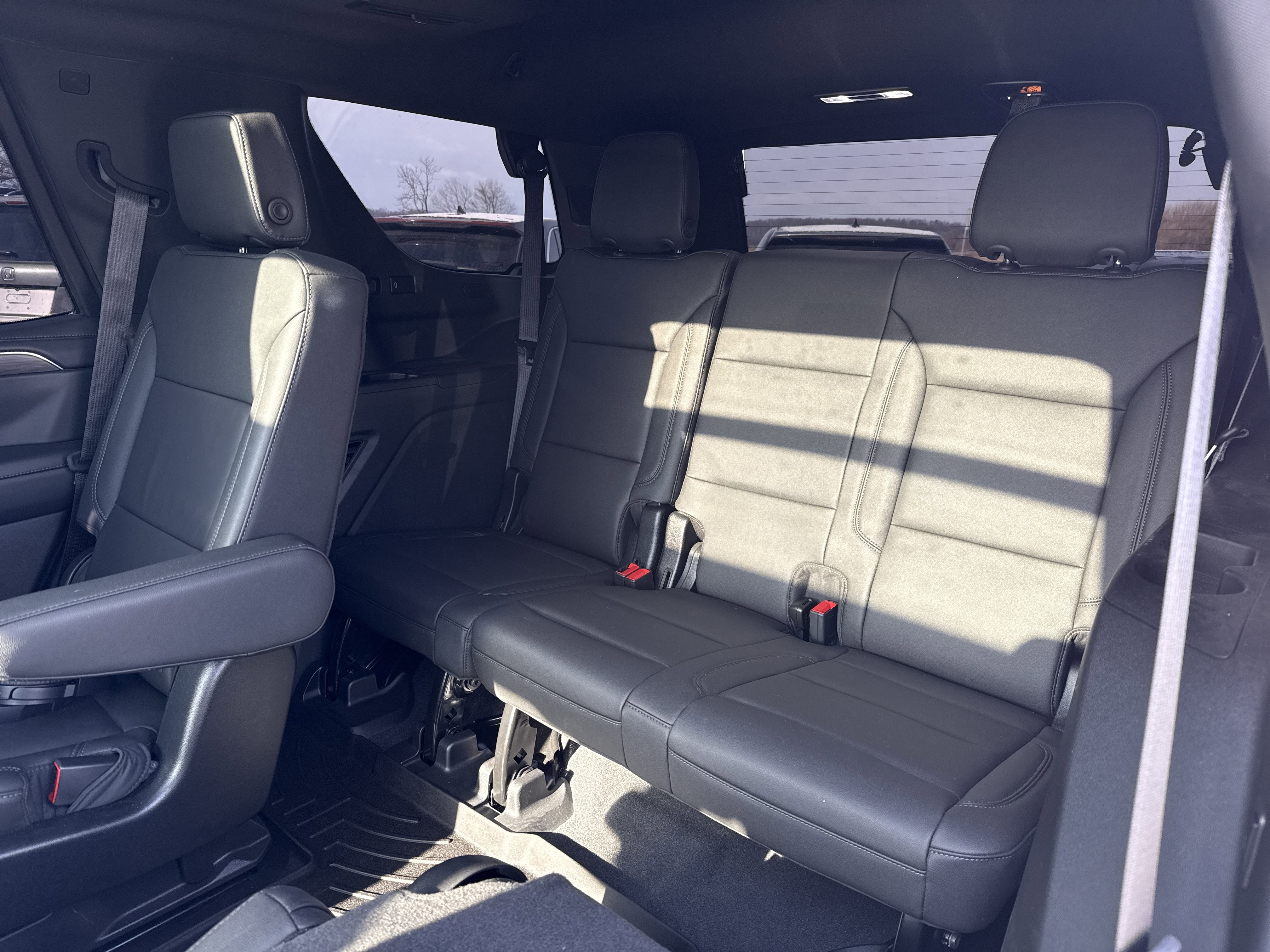 Used 2024 Chevrolet Tahoe Z71 w/ Z71 Off-Road Package image 15