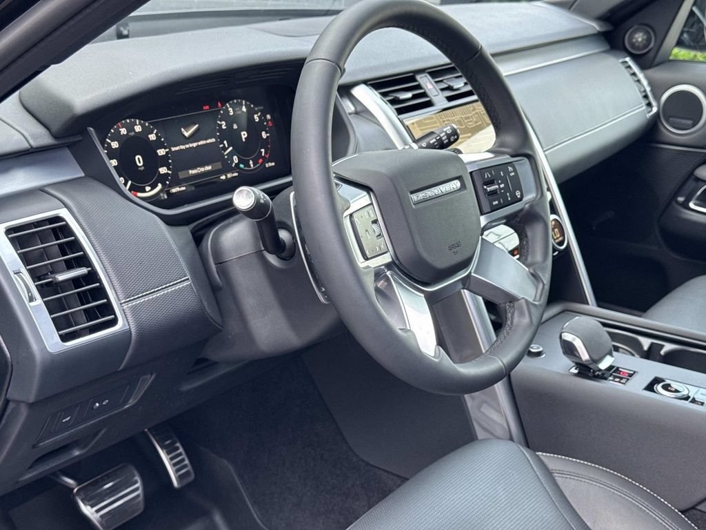 Certified 2024 Land Rover Discovery Dynamic SE AWD/4WD image 22