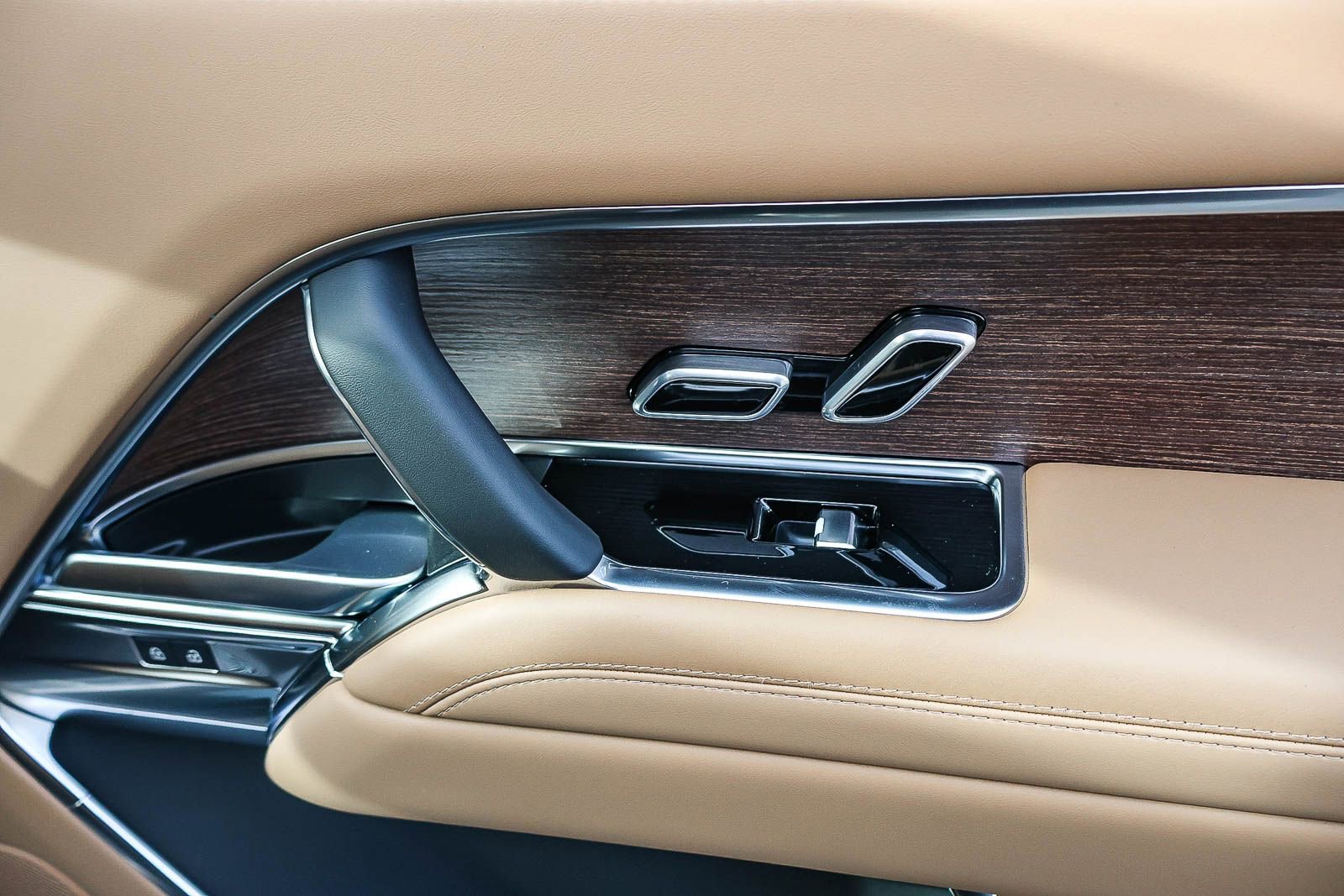 New 2026 Land Rover Range Rover SE image 19