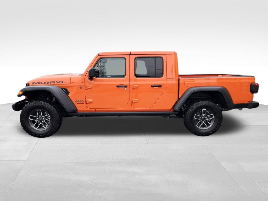 Used 2025 Jeep Gladiator Mojave w/ Convenience Group image 2