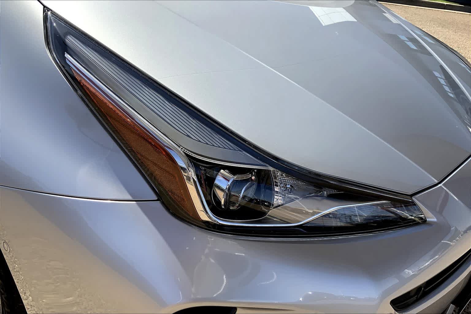 Used 2020 Toyota Prius LE FWD image 27