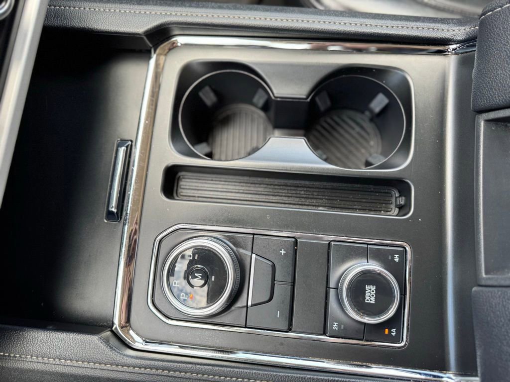 Used 2024 Ford Expedition XLT image 26