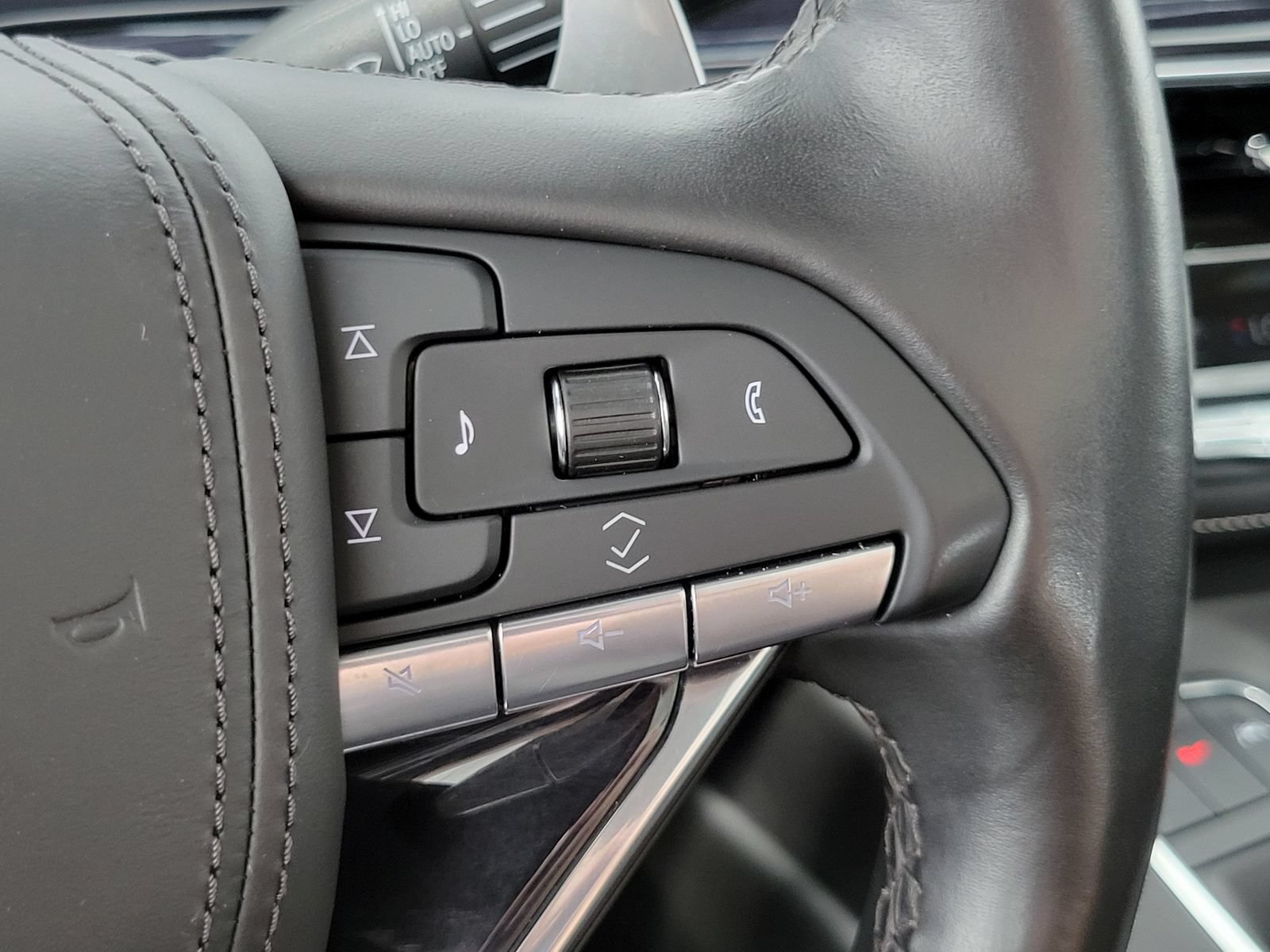 Used 2023 Cadillac Escalade V AWD/4WD image 19