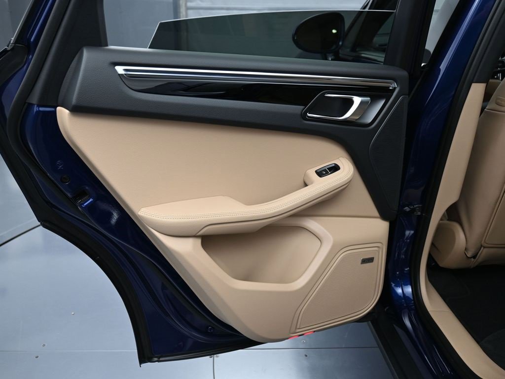 New 2026 Porsche Macan image 23